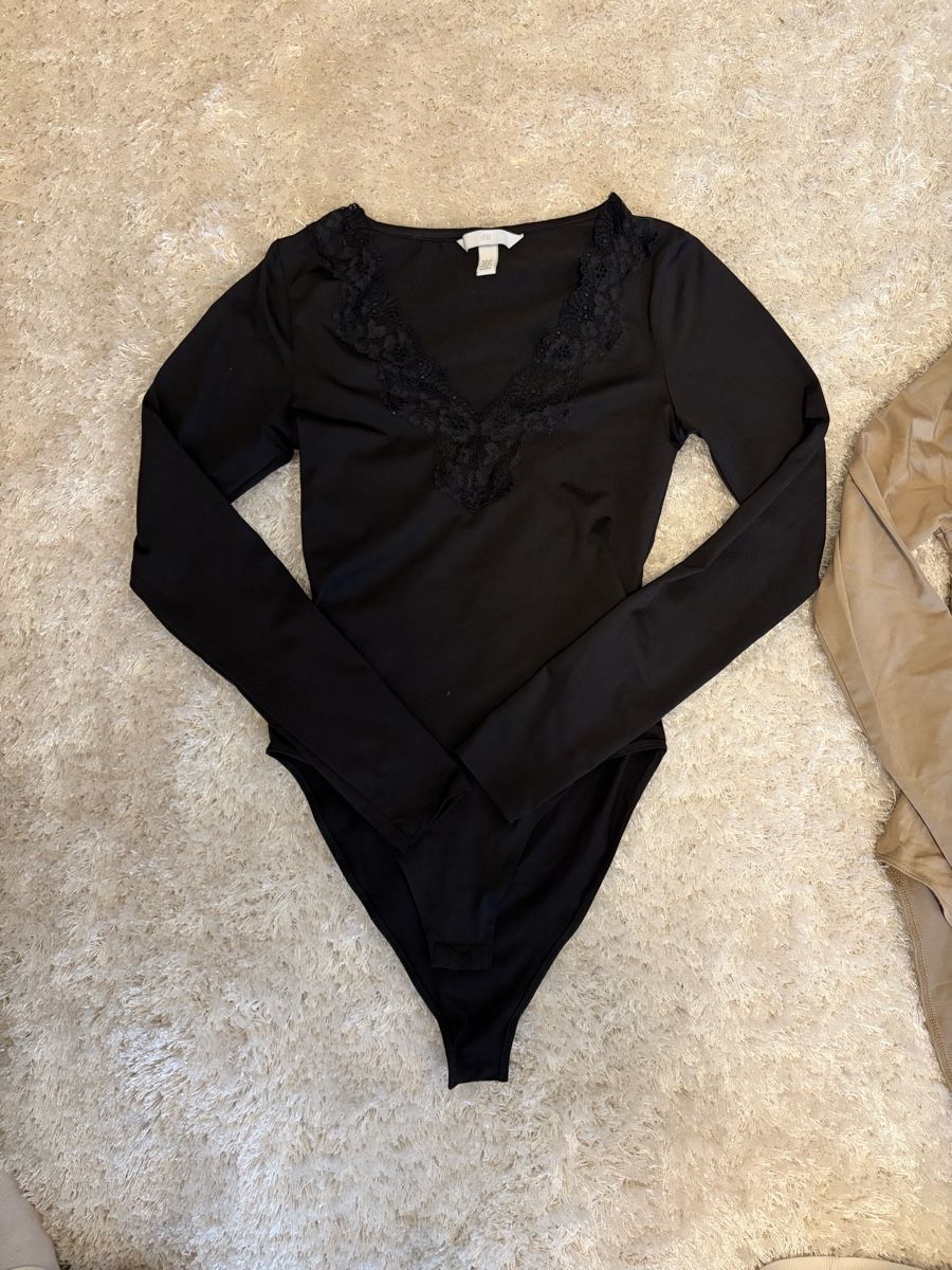 H&M Lotti di vestiti: Body-Set Spitze H&M – Usato da Lenzburg venduto da lejlaim. 1