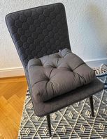 4 Chaises en tissu gris avec pieds en métal