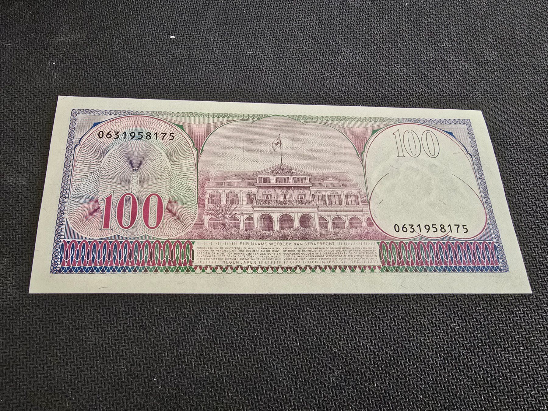Banconote: Billet Suriname 100 – Nuovo (secondo la descrizione) da Petit-Lancy venduto da Minnie26 1