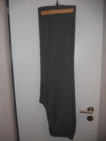 Neuw. Hose mit seitlichem Gummizug - grau - Gr. 44