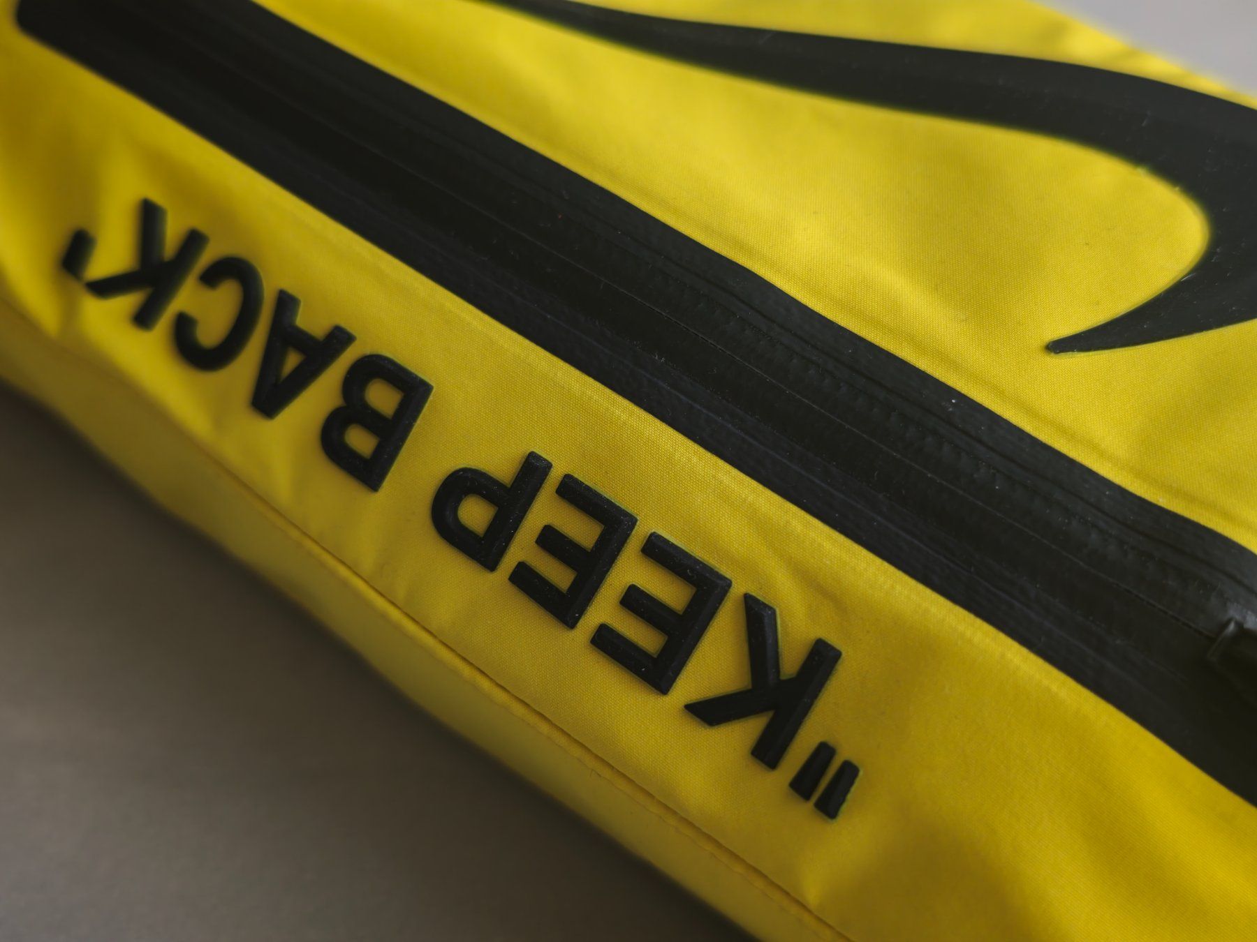 Nike Taschen: Bauchtasche Nike x Off-White Collab gelb "KEEP BACK" – Gebraucht aus Neuhausen am Rheinfall von geekgadget 4
