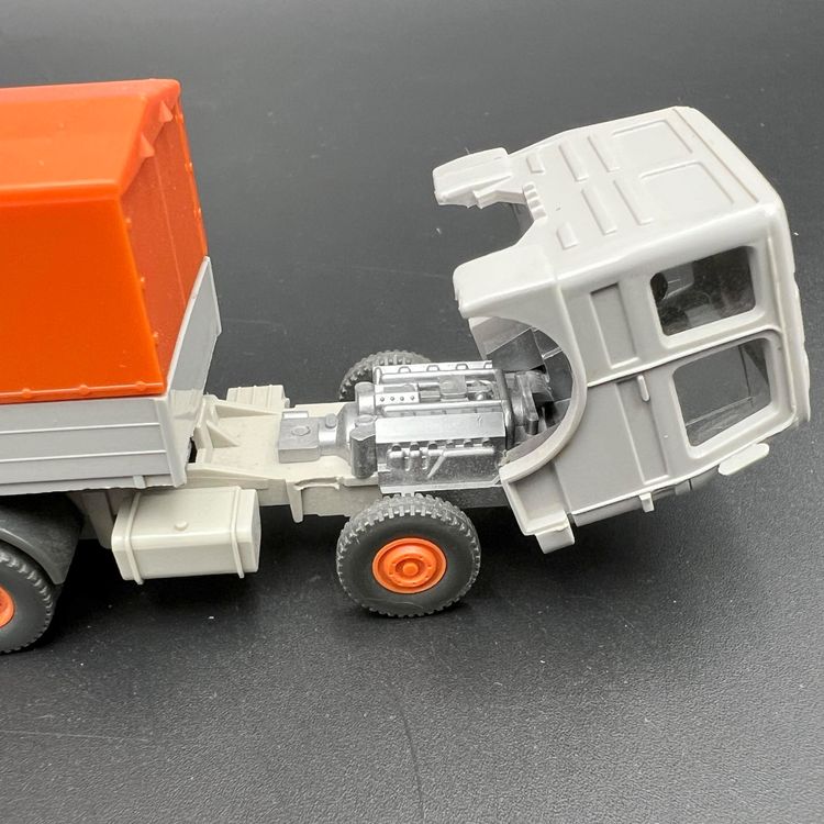 HERPA MODELLAUTO MB Sattelzug Würth Nr. - 1:87 OVP EUR 9,00 - DE