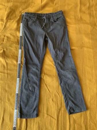 Hose Gr. 128, grau