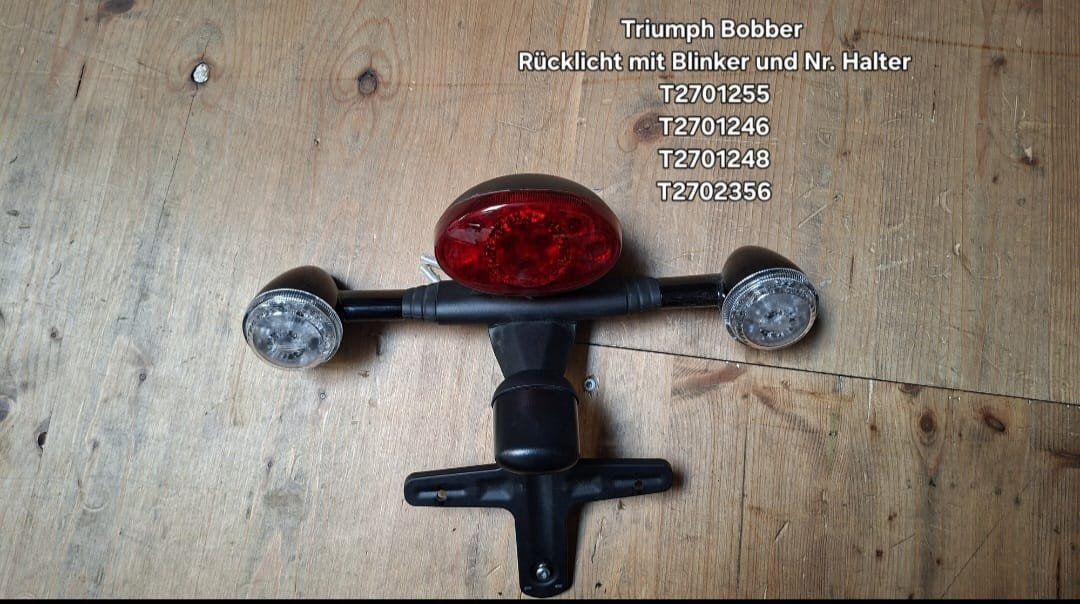 Triumph Tutti i ricambio per moto: Triumph Bobber Rücklicht, Blinker und Nummerhalter – Usato da Alpnach Dorf venduto da Motorrad-Girl