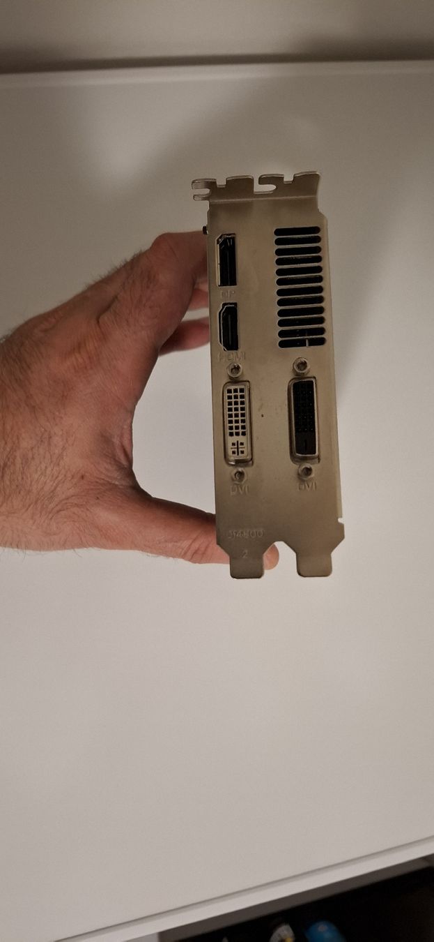 Schede grafiche: Sapphire AMD Radeon HD Grafikkarte – Usato da Netstal venduto da Ivan0007 2
