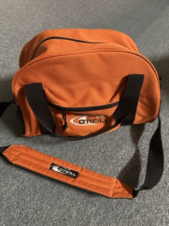 Sporttasche O'Neill orange mit Schultergurt