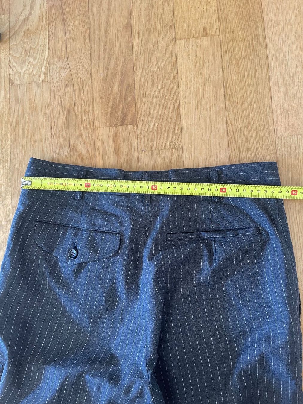 Pantaloni: Comme des Garcons pinstripe Hose – Usato da Zürich venduto da Keks18 1