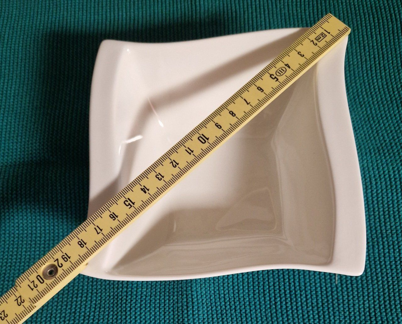 Set di piatti: Geschirrset weiss – Usato da Heimiswil venduto da Windspiel145 1