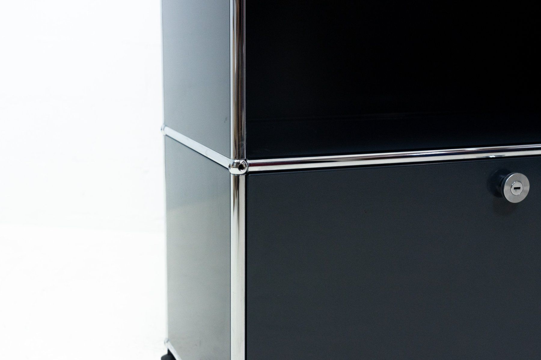 USM Cassettiere: USM Haller Sideboard Anthrazitgrau Nr. 55 Lieferung möglich – Usato da Schaffhausen venduto da Studio-Ara 1