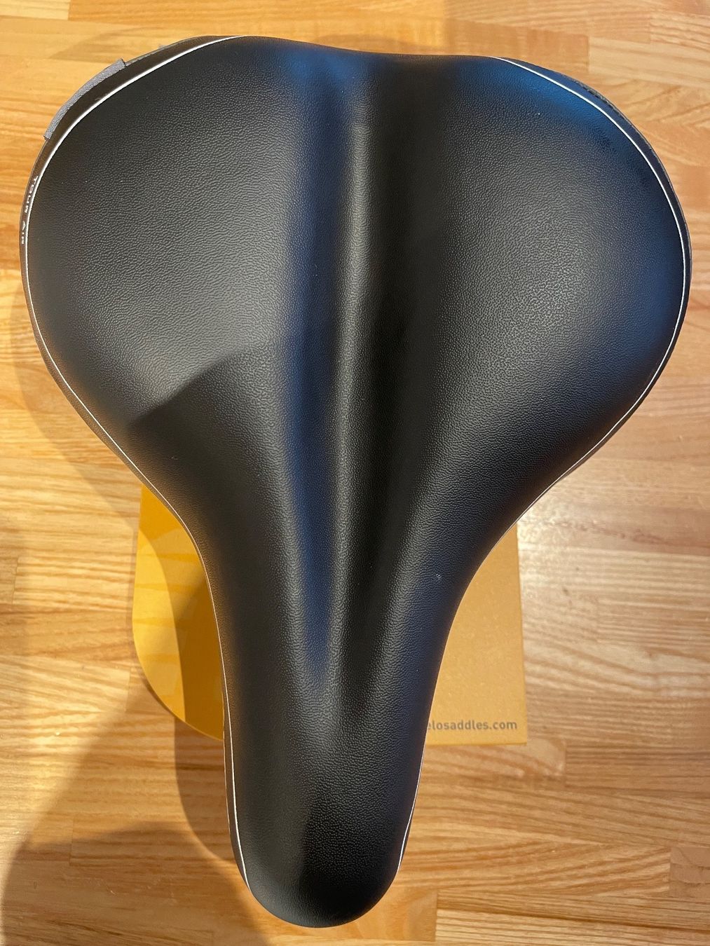 Selle & Accessori: Velo Satell Damen + Herren einstellbar mit Ventil Luft – Nuovo e nell'imballaggio originale da Wettingen venduto da stern910