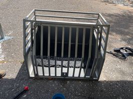 Hundebox ohne Deckelteil zu verkaufen