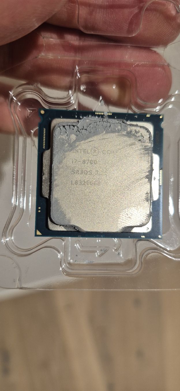 Composants électroniques: I7- 8700 CPU – D'occasion à Büron par ele_gwr9