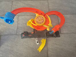Hotwheels Bahn mit 1 Autöli