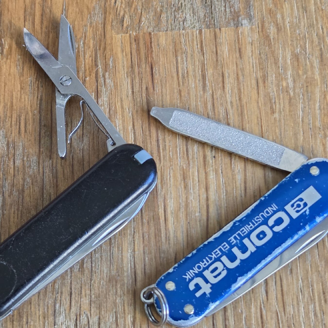 Victorinox Coltelli tascabile: 2 Taschenmesser Victorinox  – Usato da Stans venduto da Ducati16 5