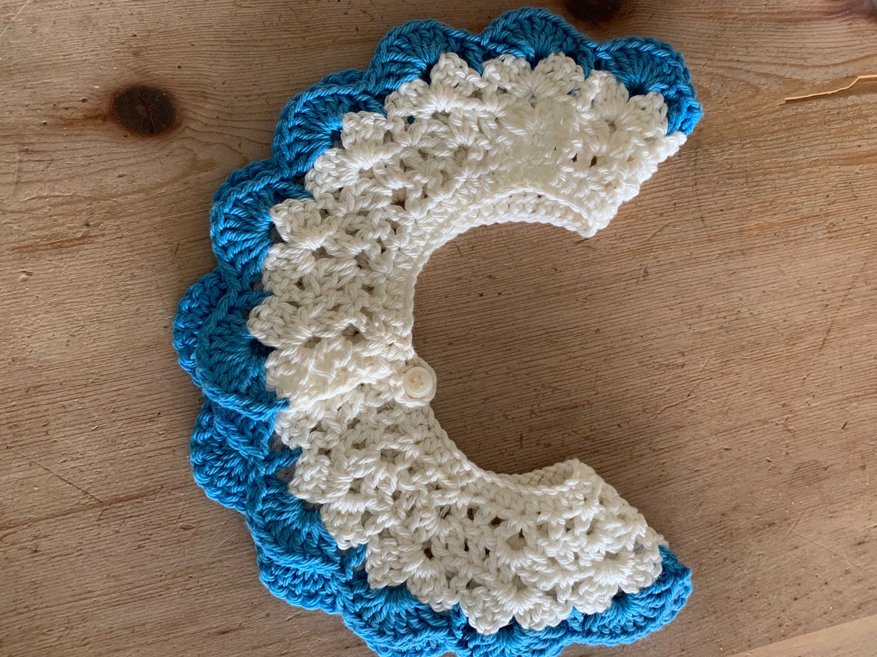 Foulard & Sciarpe: Süsser Häkelkragen – Nuovo e nell'imballaggio originale da Rudolfstetten venduto da medium02 1