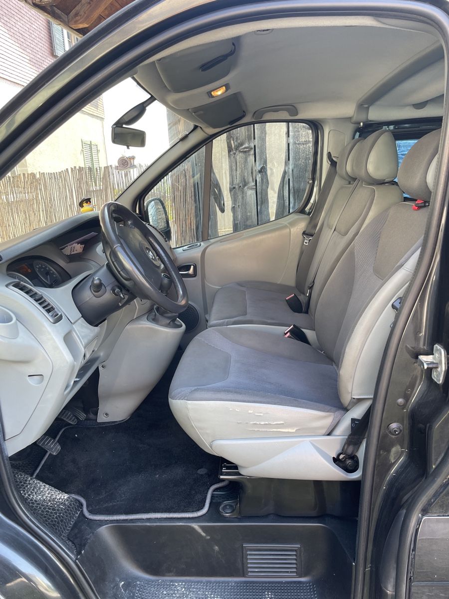 Opel Autos: Opel Vivaro – D'occasion à Sax par Niicii04 3