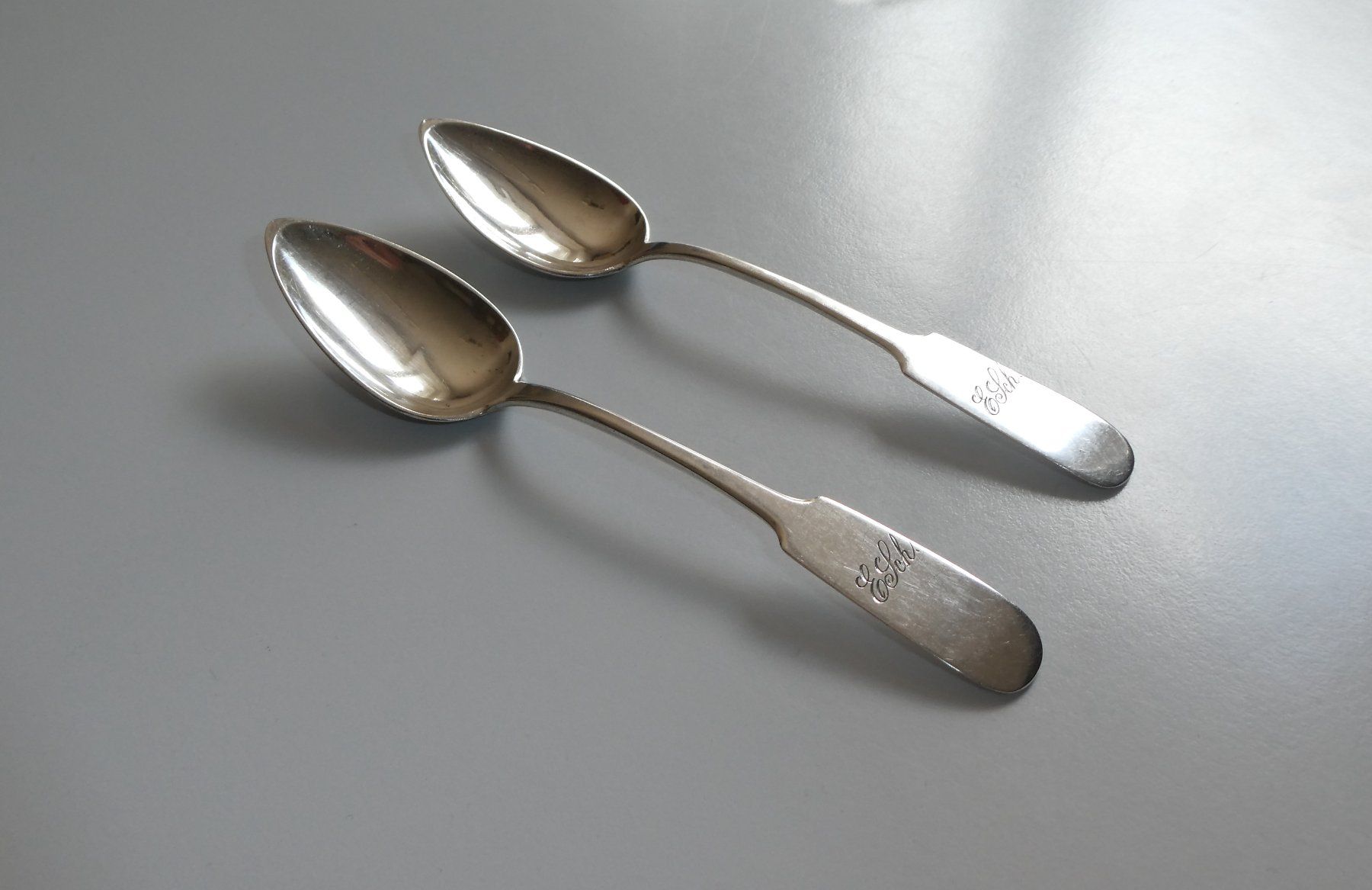 Cucchiai: 2 antike Kaffeelöffel 800 Silber mit Monogramm "ESchl" – Usato da Frauenfeld venduto da Astra13 1