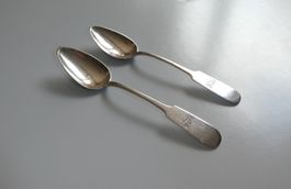 2 antike Kaffeelöffel 800 Silber mit Monogramm "ESchl"