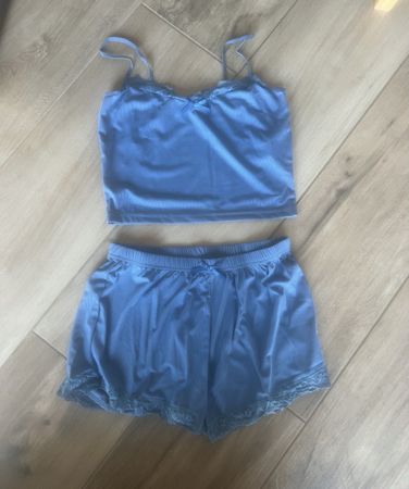 TOP UND SHORTS UNGETRAGEN GRÖSSE S