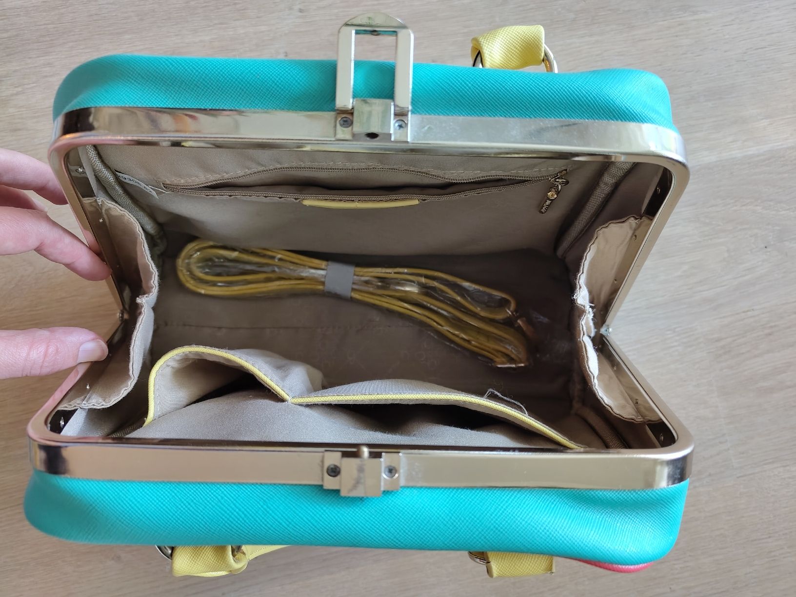Bulaggi Borse da donna: Handtasche gelb mit von BULAGGI – Usato da Zürich venduto da Etterebdan 3