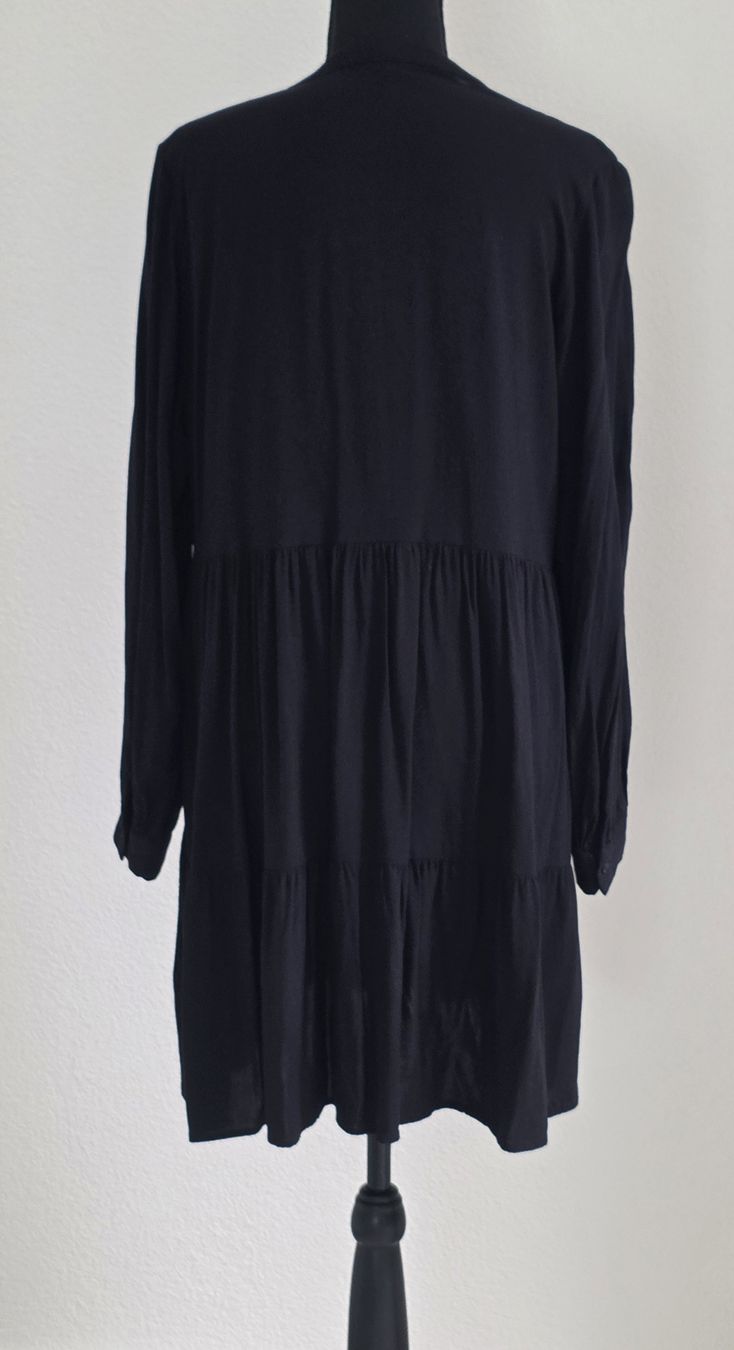 Vestiti: Kleid schwarz Grösse 42 AMISU  – Usato da Rheinsulz venduto da Gilea 3