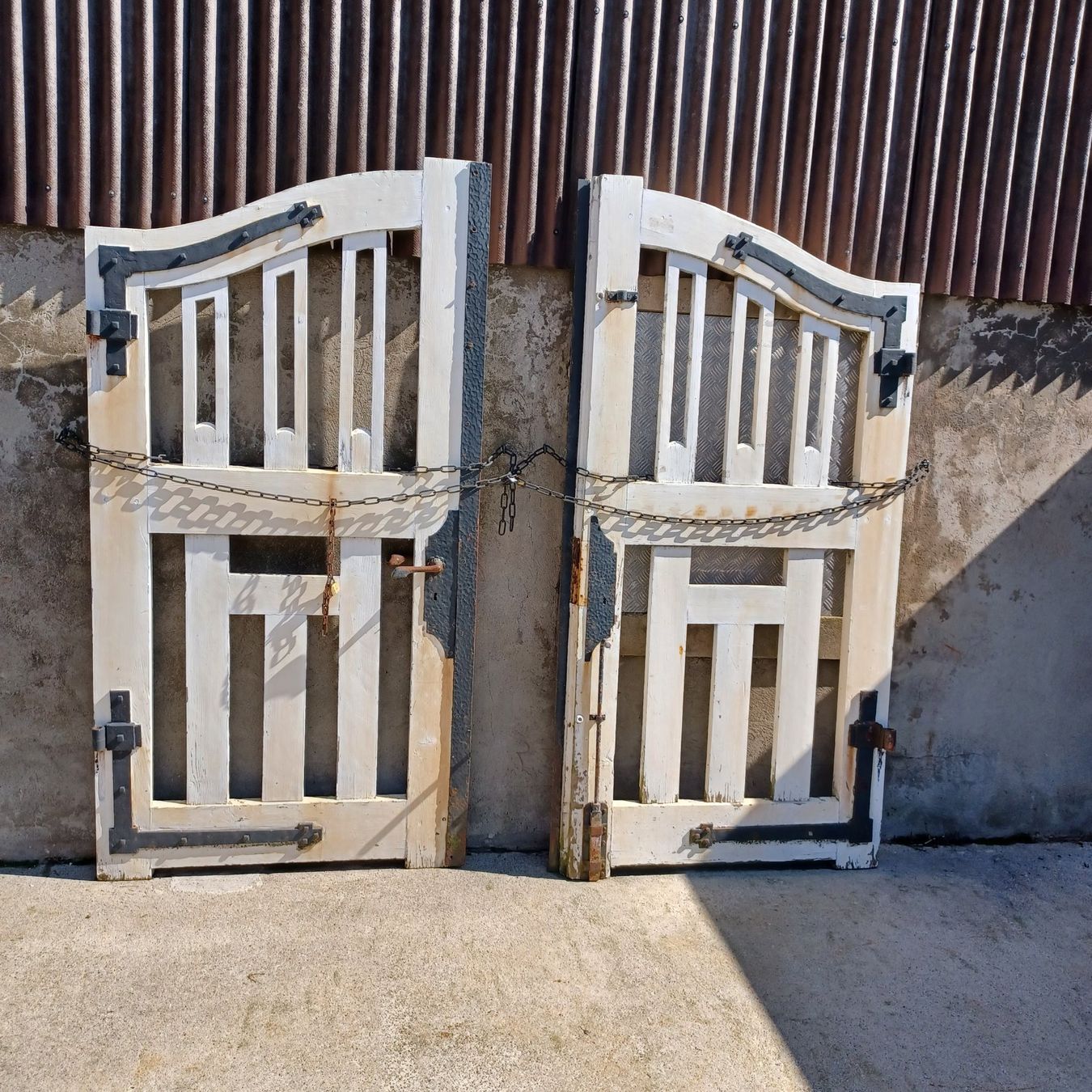 Porte: Scheunentore-/Gartentore Vintage aus Holz – Usato da Niederhelfenschwil venduto da Chleeblatt1938