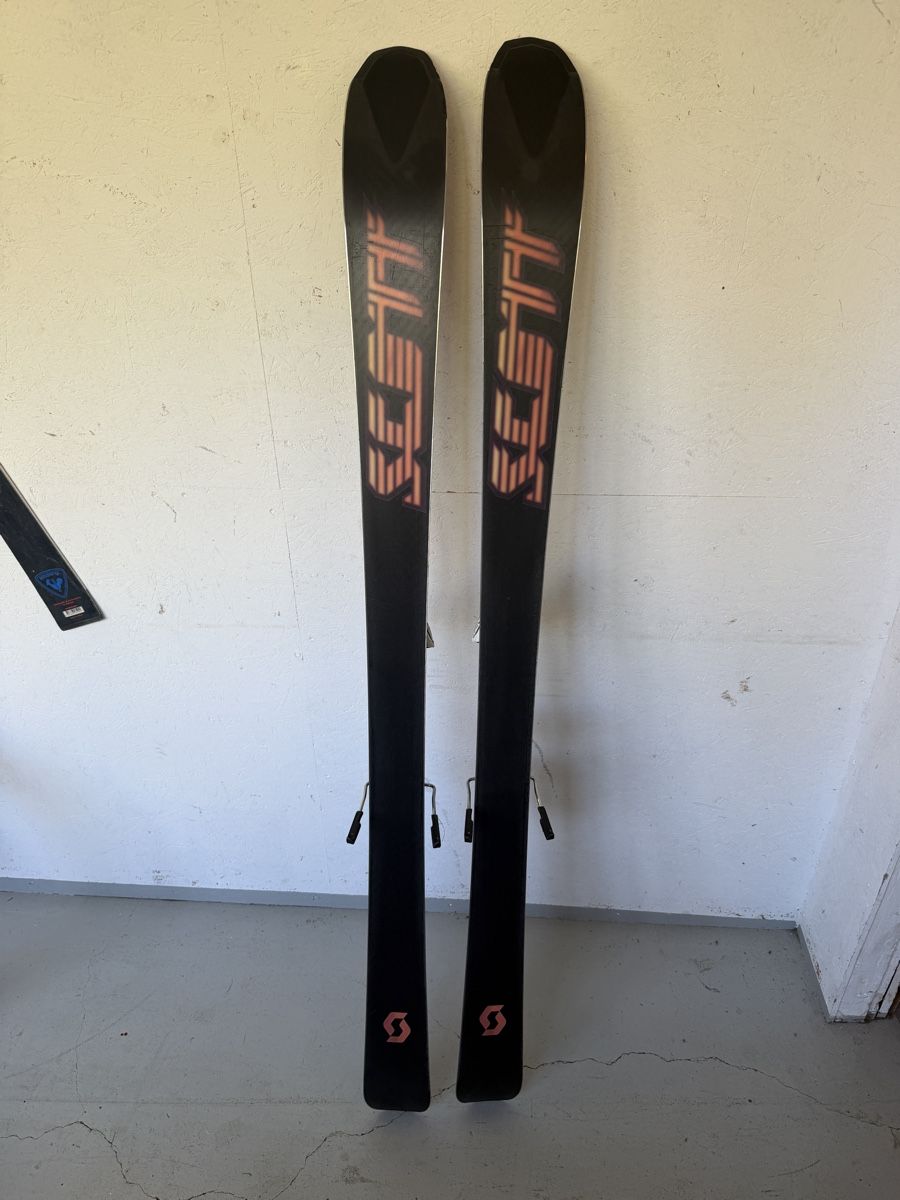 Scott Sci: Scott Reverse 166 cm Twin-Tip Ski inkl. Bindung – Usato da Gurmels venduto da SwissShop21 4