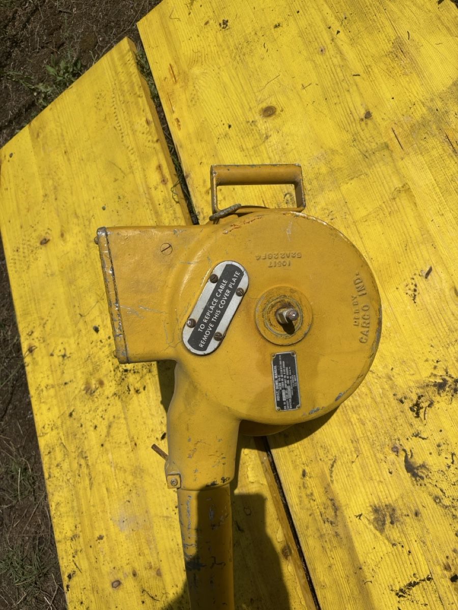 Tutti gli attrezzi: Windenkarabiner mit Spannrolle – Usato da Sempach venduto da and_gz7z 1