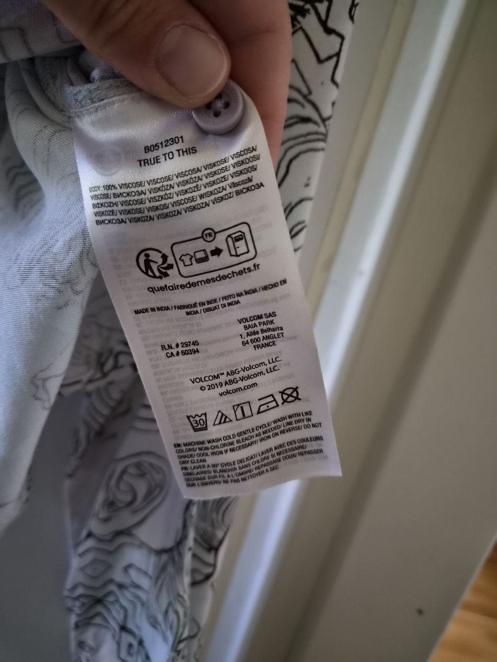 Chemisiers: Shirt Volcom – Neuf (Voir description) à Genève par lucianartm 3