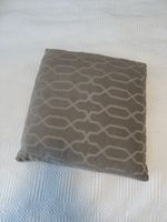 Dekoratives Kissen, Grau mit Muster, Top Zustand!