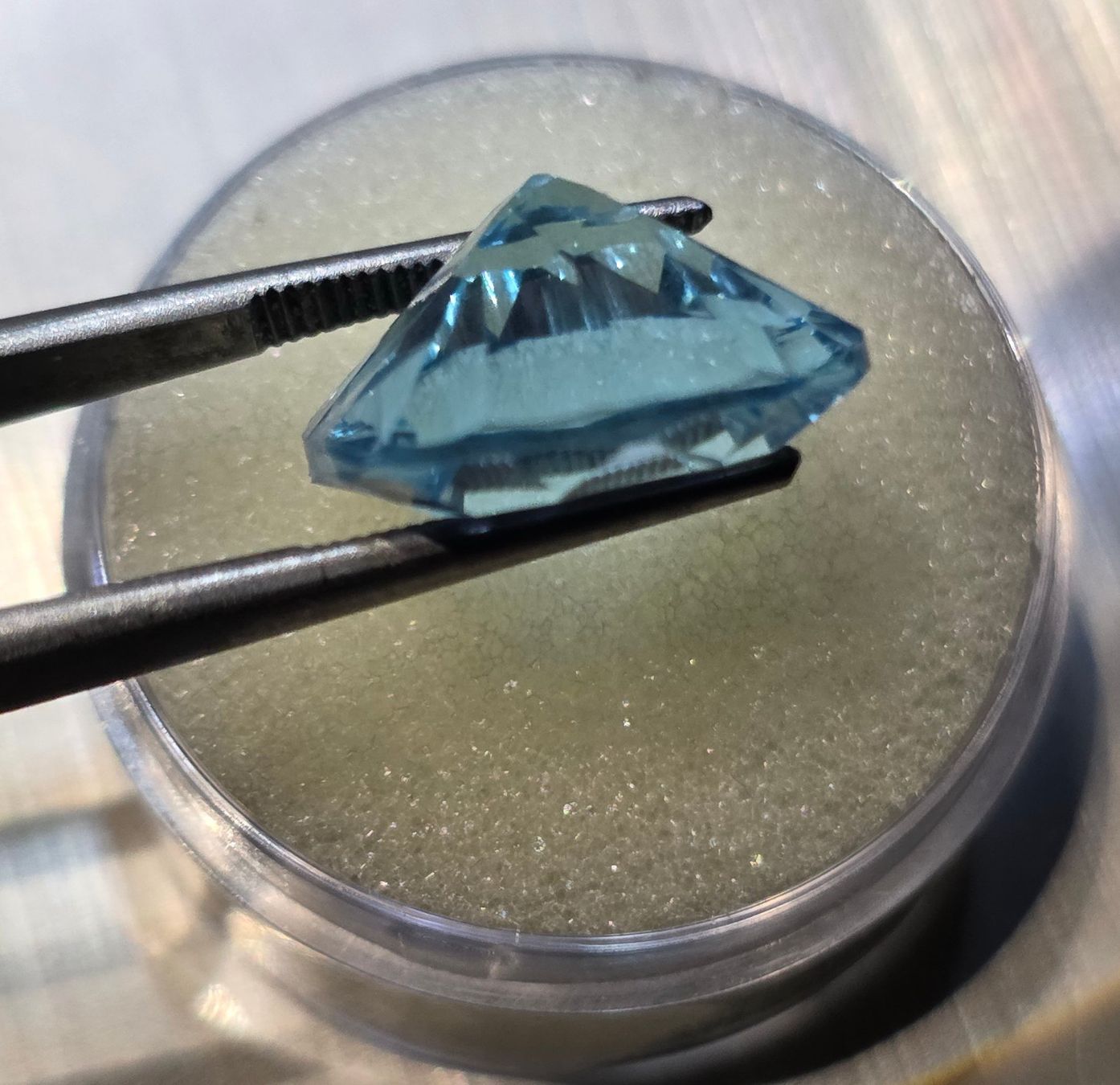 Pietre preziose: 13,4 ct Topaze naturelle Sky Blue – Usato da Carouge GE venduto da Crystal_Energy 3