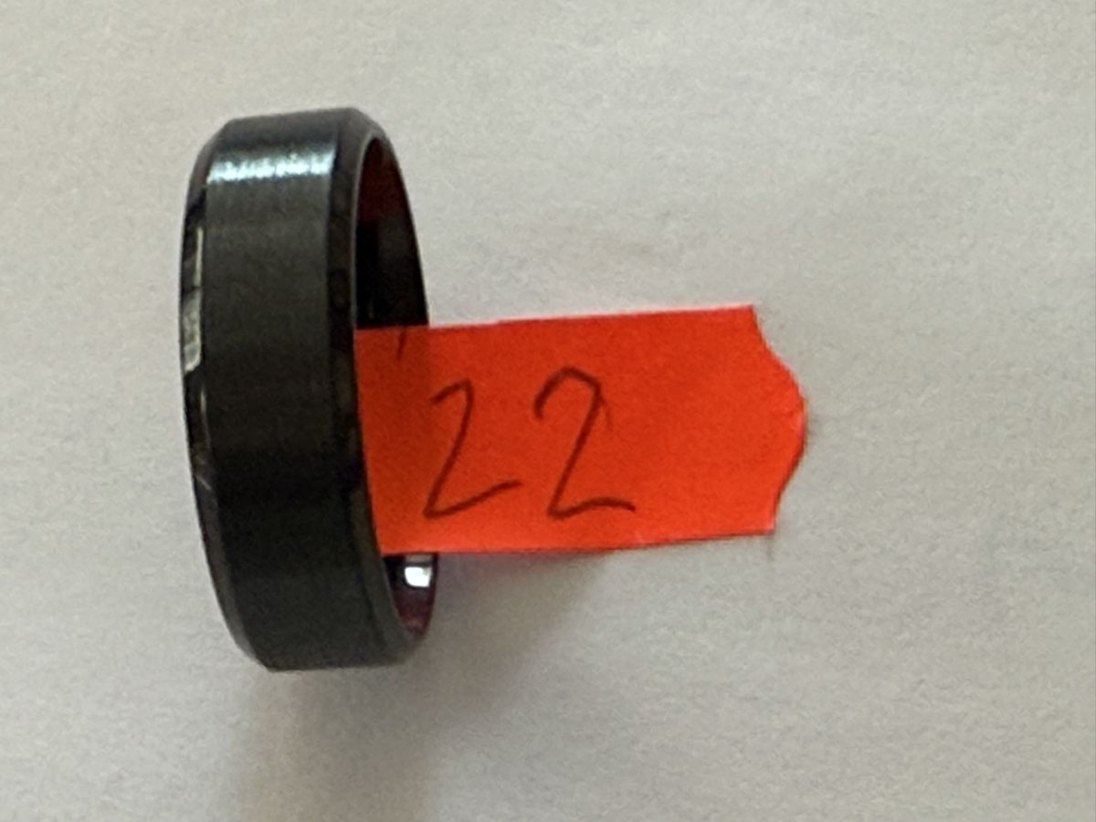 Anelli: 1 Stück Schwarzer Herren Ring, Grösse 13. – Usato da Rheinfelden venduto da Gazzi 1