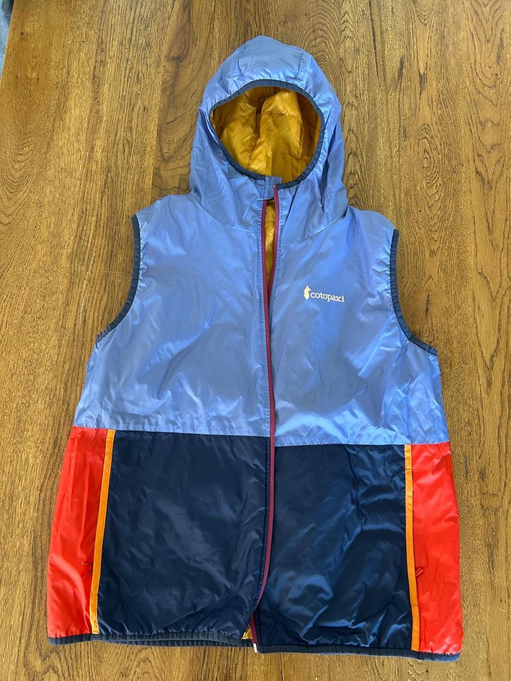 Cotopaxi Pulls & Sweat-shirts: Cotopaxi Reversible Hoodie – D'occasion à Cham par 9inches