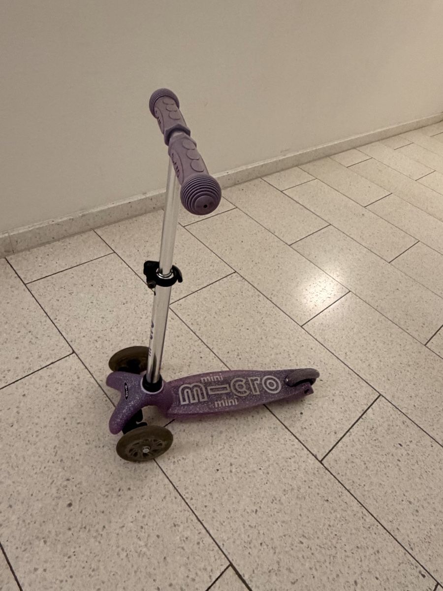 Micro Véhicules pour enfants: Mini Micro Scooter Purple Three-Wheeled – D'occasion à Zürich par Vikkinikki 1