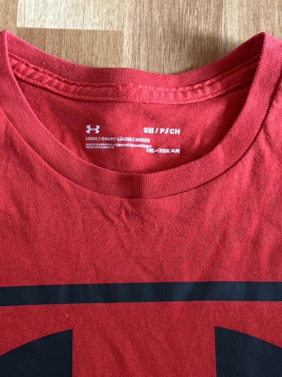 Under Armour T-shirt: Under Armour T-Shirt Rot Gr. S einf. Brustweite 49cm – Usato da St.Gallen venduto da maierm01 2