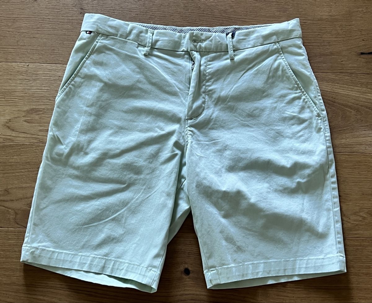 Tommy Hilfiger Hosen: Tommy Hilfiger Shorts – Gebraucht aus Niedergösgen von Lifestyle-85