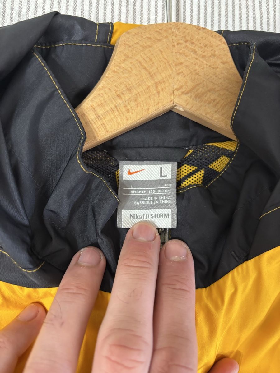 Giacche: Y2K Nike Vintage jacket – Usato da Lugano venduto da fca_bfs9 1