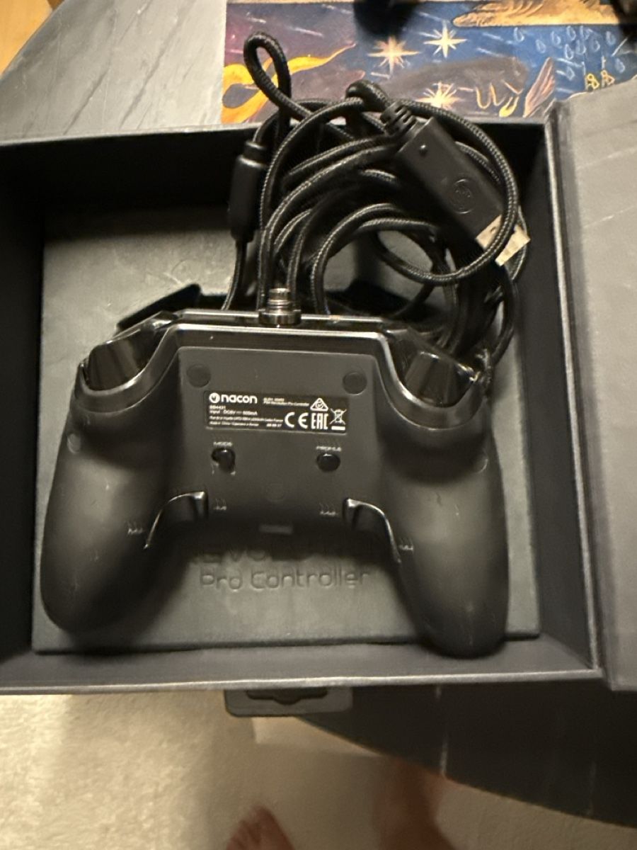 Manettes: Nacon Revolution Pro Controller PS4 mit Zubehör – D'occasion à Müllheim Dorf par gom_wv8k 6
