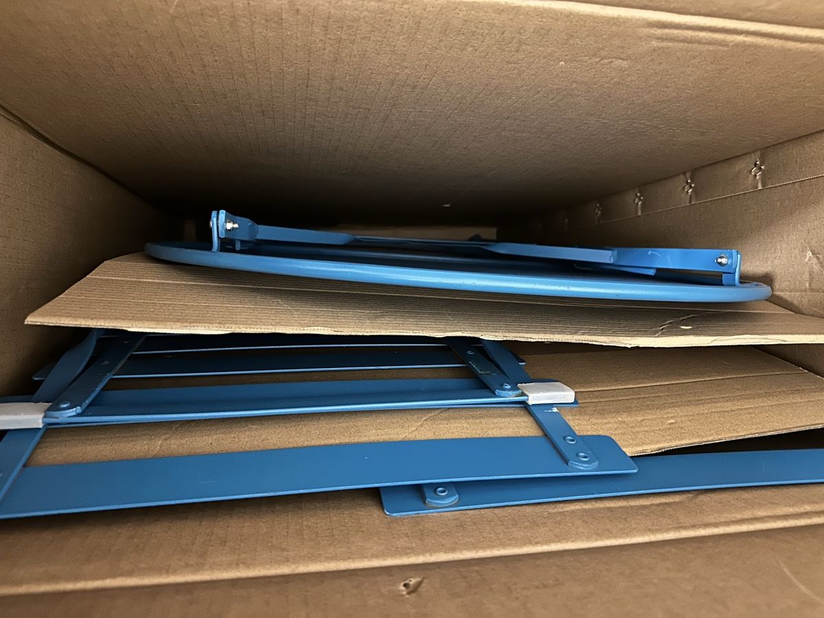 Set di tavolo e panche: Tables and chairs Balcony Set – Usato da Genève venduto da DeepPurple2020 6
