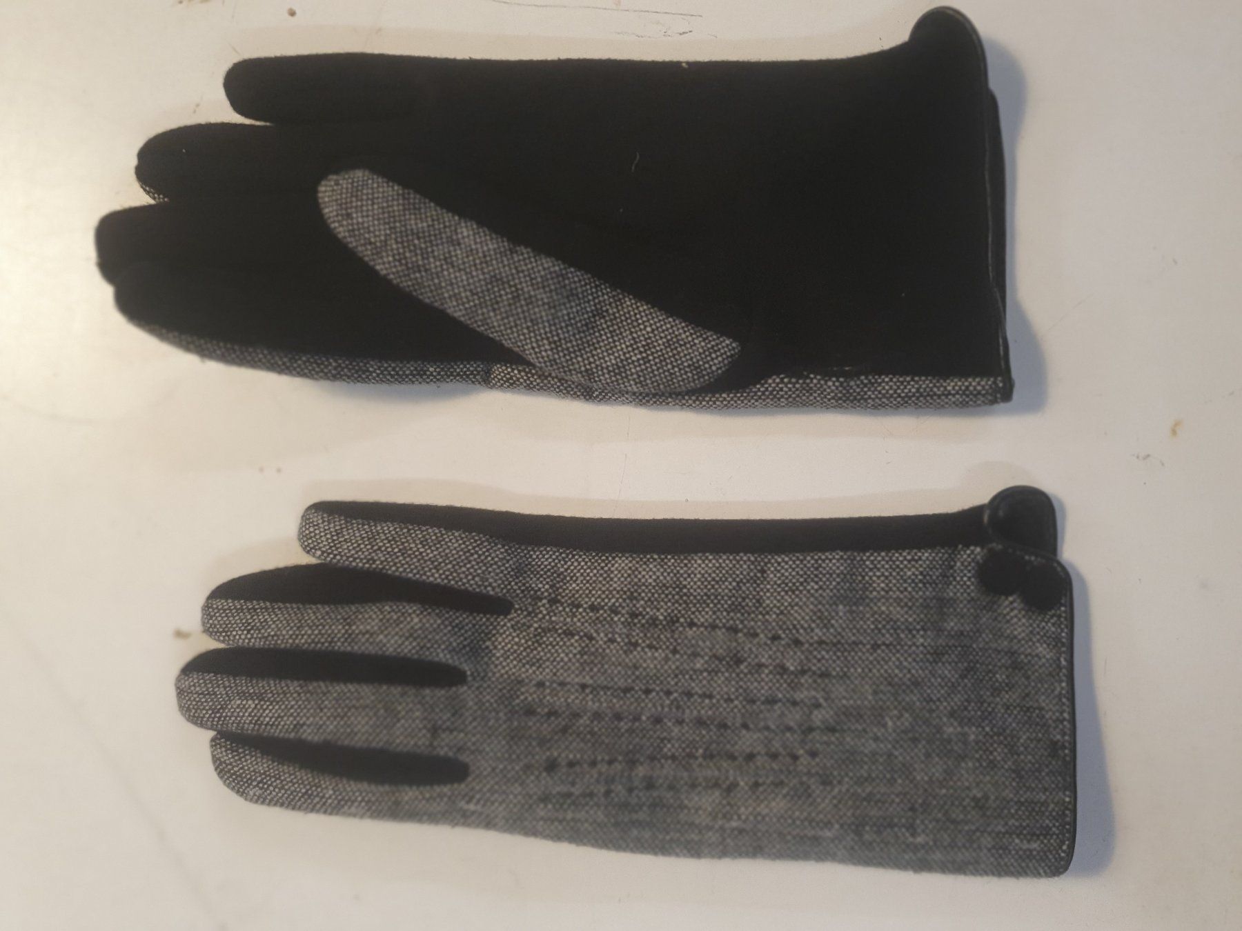 Guanti & manicotti: Damenhandschuhe stoff grau grösse S – Usato da Zürich venduto da loosebone 3