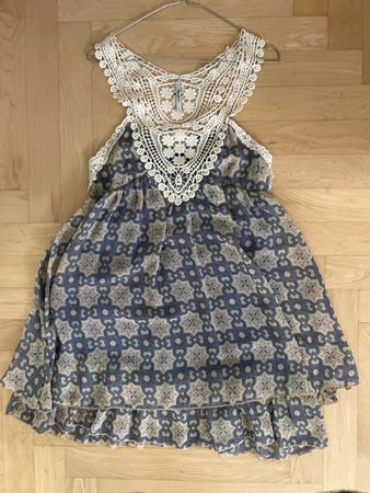 Kleid Pepe Jeans Grösse S gehäkelt weiss/blau gemustert