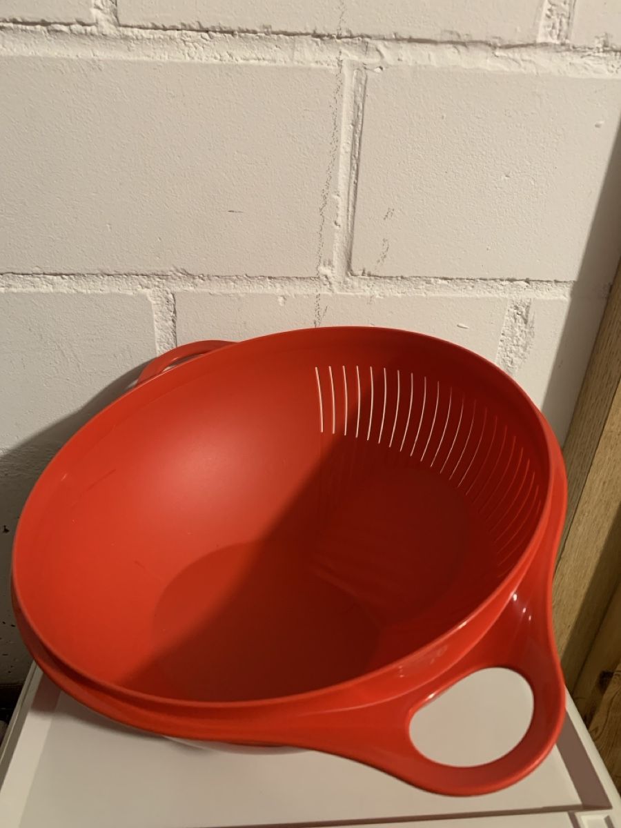 Tupperware Elettrodomestici da cucina: Tupperware Sieb 3.75 Liter – Nuovo e nell'imballaggio originale da Bonaduz venduto da Schnueff0 1