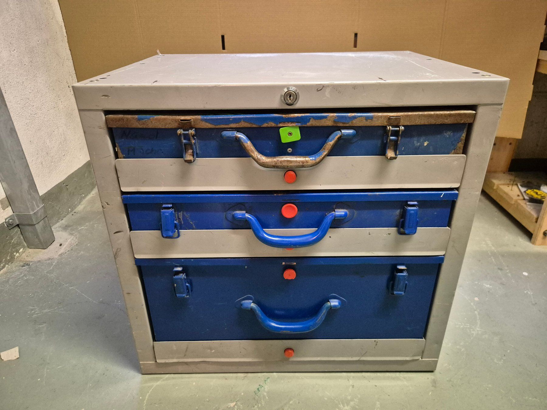 Sortimo Étagères: Sortimo Schubladenkorpus mit drei Tragkoffern. – D'occasion à Wetzikon ZH par Fradul