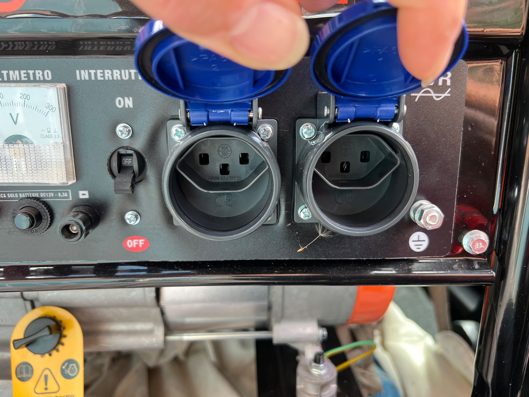 Generatori di corrente: Generator 2500 neu Benzin – Nuovo (secondo la descrizione) da Waltalingen venduto da sam092 9