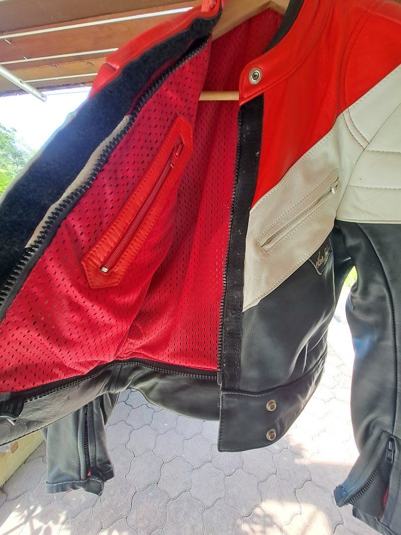 Completi: Motorrad Kombi Gr. 42 – Usato da Bretzwil venduto da Electronik01 4