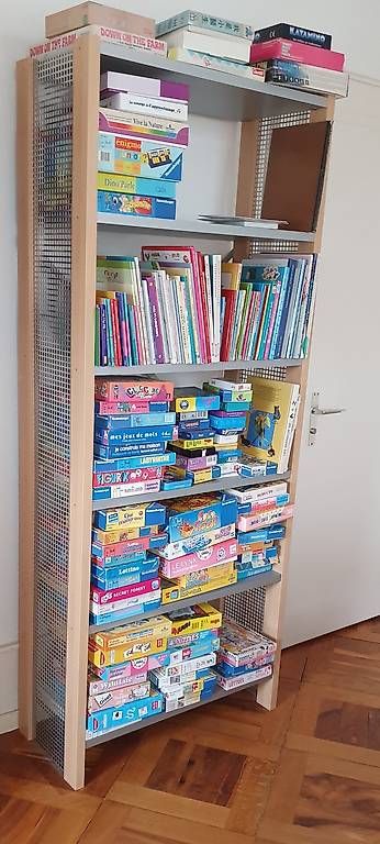 Étagères: Bibliothèque – D'occasion à La Neuveville par Pierre.1 1