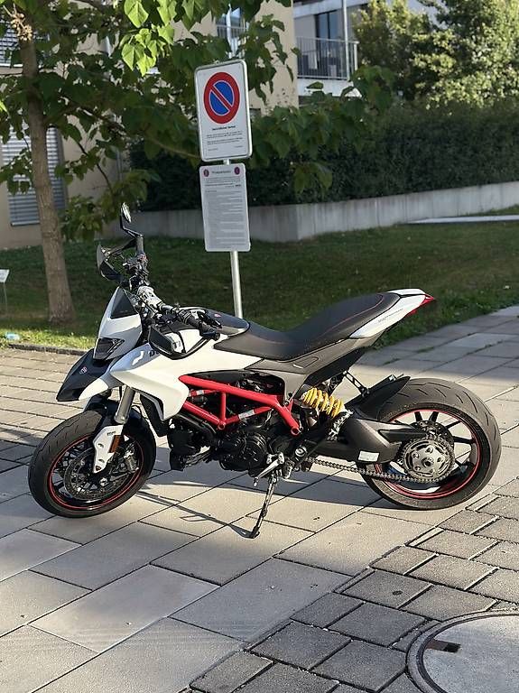 Strada: Ducati Hypermotard 939 – Usato da Bubendorf venduto da Erkam 4