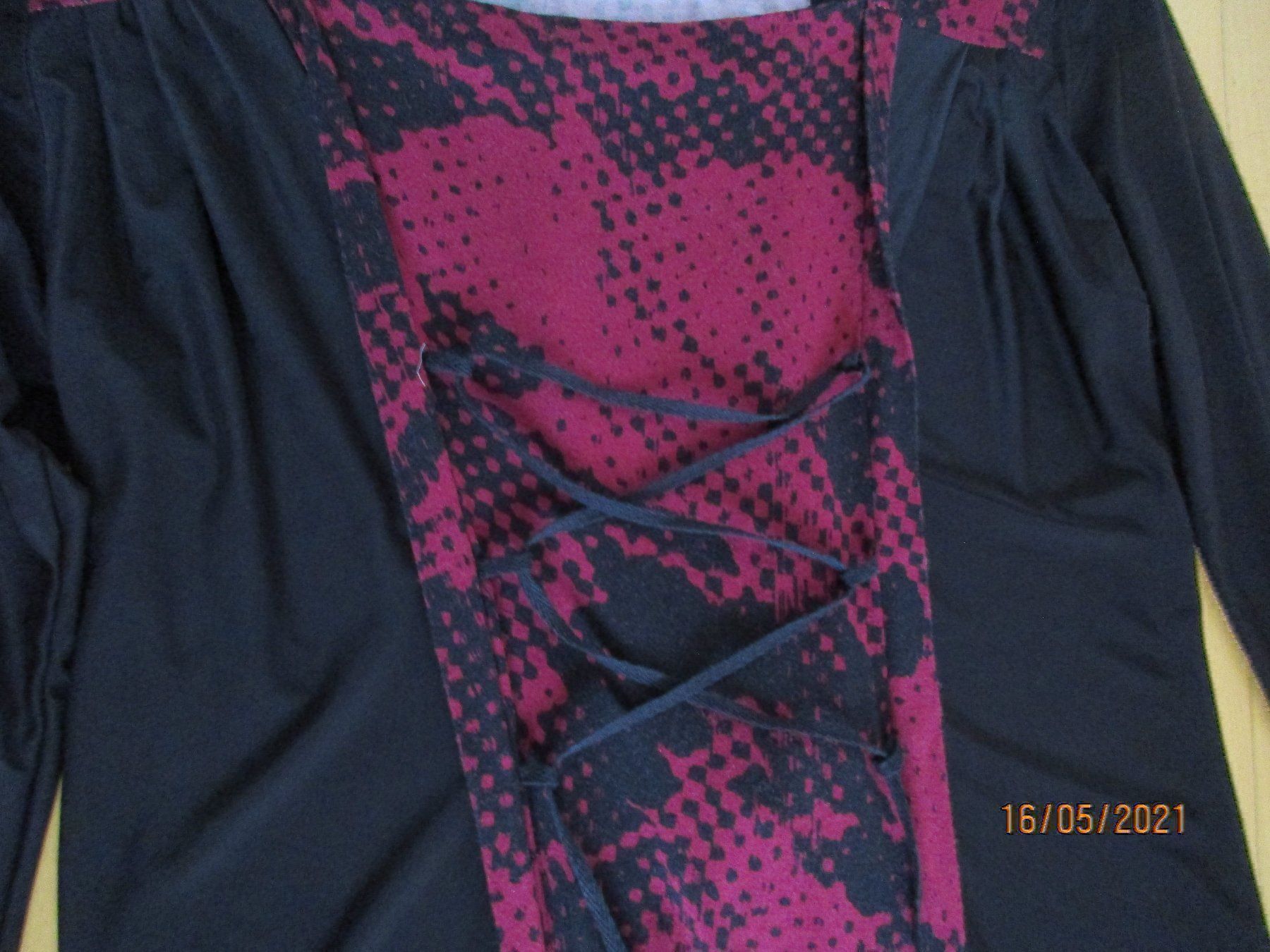 T-shirt: Harriet Girard Shirt wunderschön M – Nuovo (secondo la descrizione) da Ottenbach venduto da Claurin 1