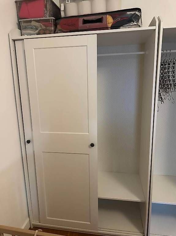 Ikea Armadi: Armoire IKEA KLEPPSTAD parfait état – Usato da Préverenges venduto da racstefan 1