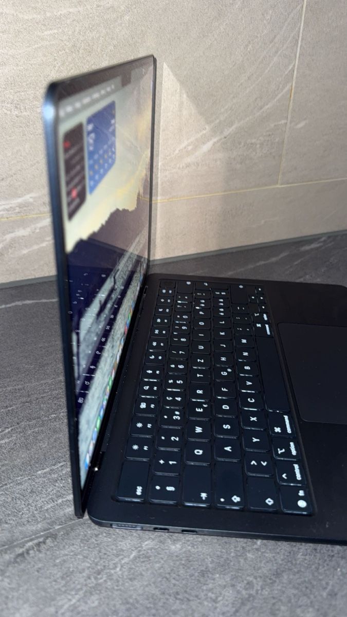 Apple Notebook: Macbook Air 13zoll - ca. 8 monate alt – Nuovo (secondo la descrizione) da Stäfa venduto da ral002 2